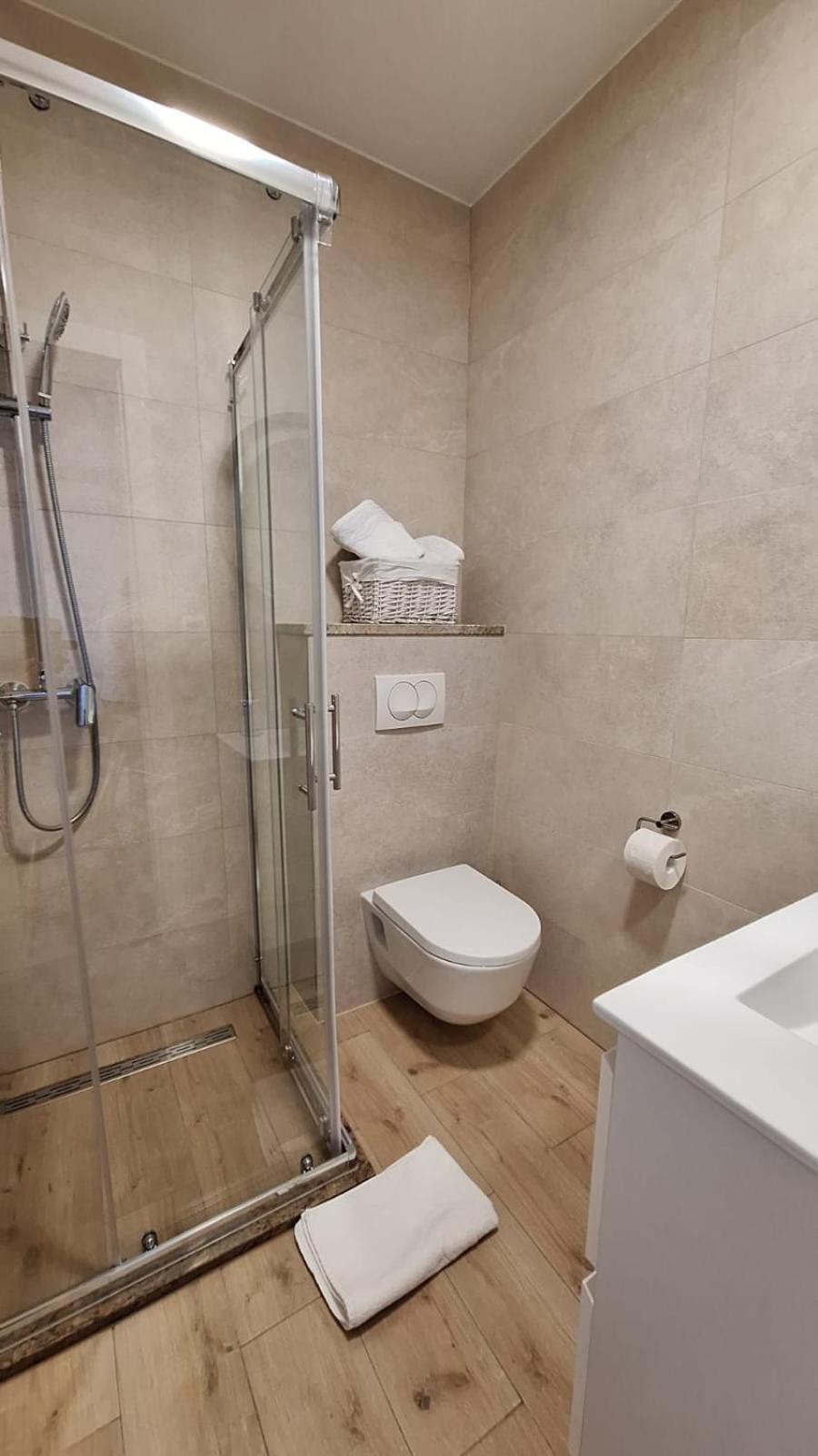 Ceratonia Apartments Loviste Ngoại thất bức ảnh
