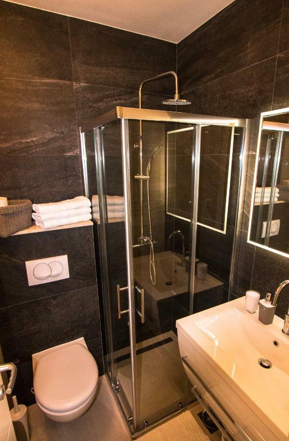 Ceratonia Apartments Loviste Ngoại thất bức ảnh