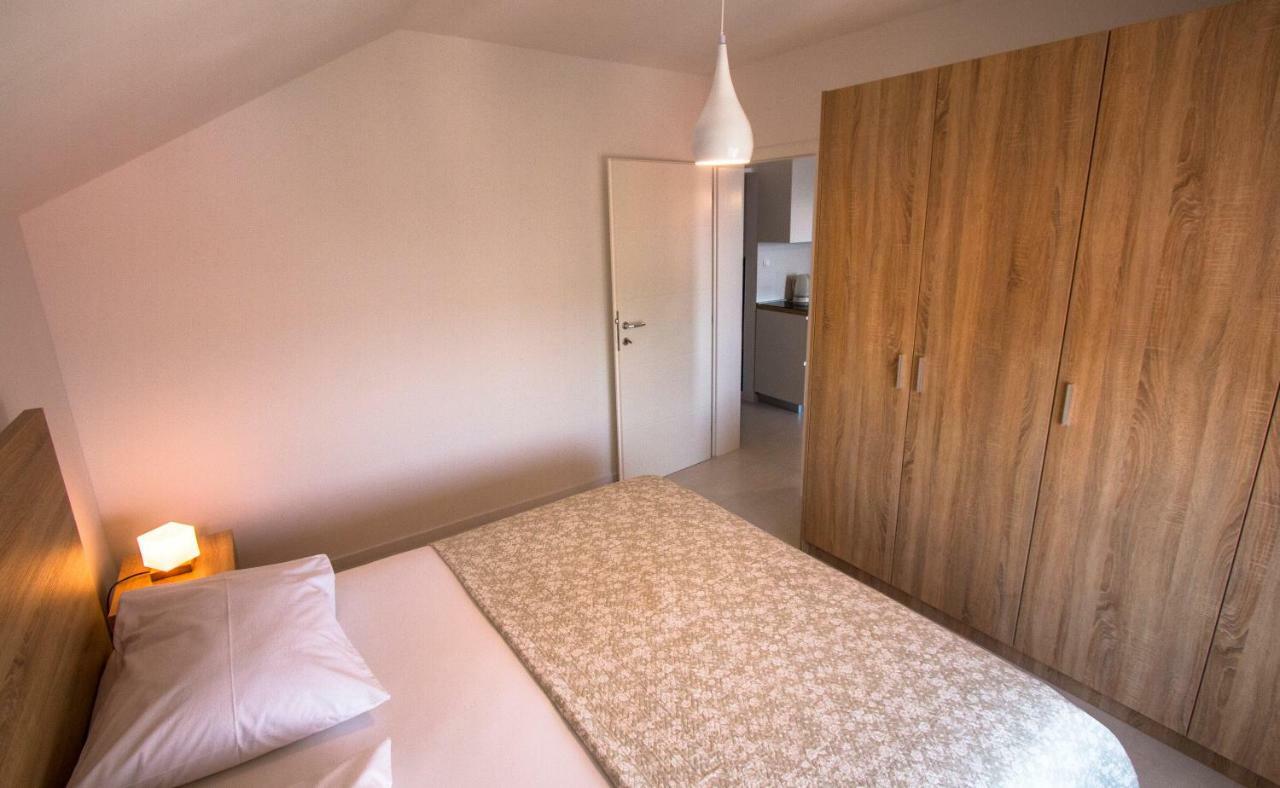 Ceratonia Apartments Loviste Ngoại thất bức ảnh